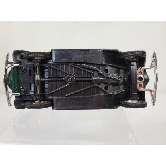 National Motor Museum Mint ARKO 1933 Ford Deluxe Roadster Dark Green Scale 1:32 - Picture 6 of 7